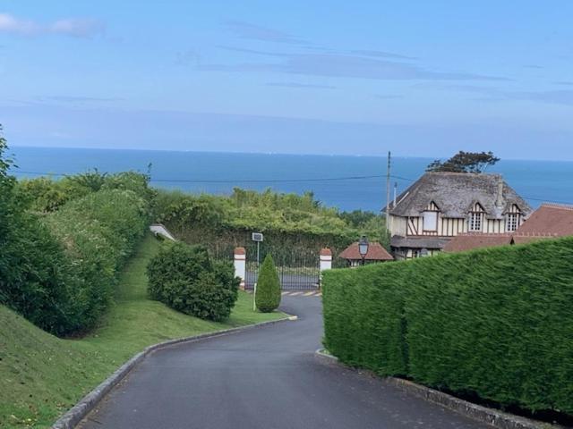 L'Appartement Vue Mer De La Villa Des Rosiers - Trouville Sur Mer Exterior photo